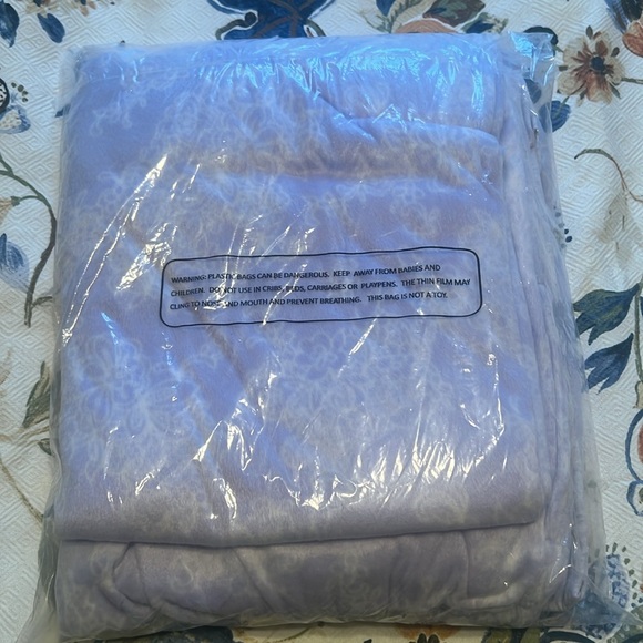 Carole Hochman Soft Lavender pajamas set - Picture 9 of 10